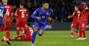 Gà trống Goloa được củng cố sức mạnh từ sự trở lại của Mbappe